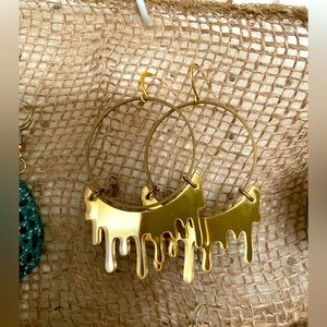 Gold drip hoop earrings
